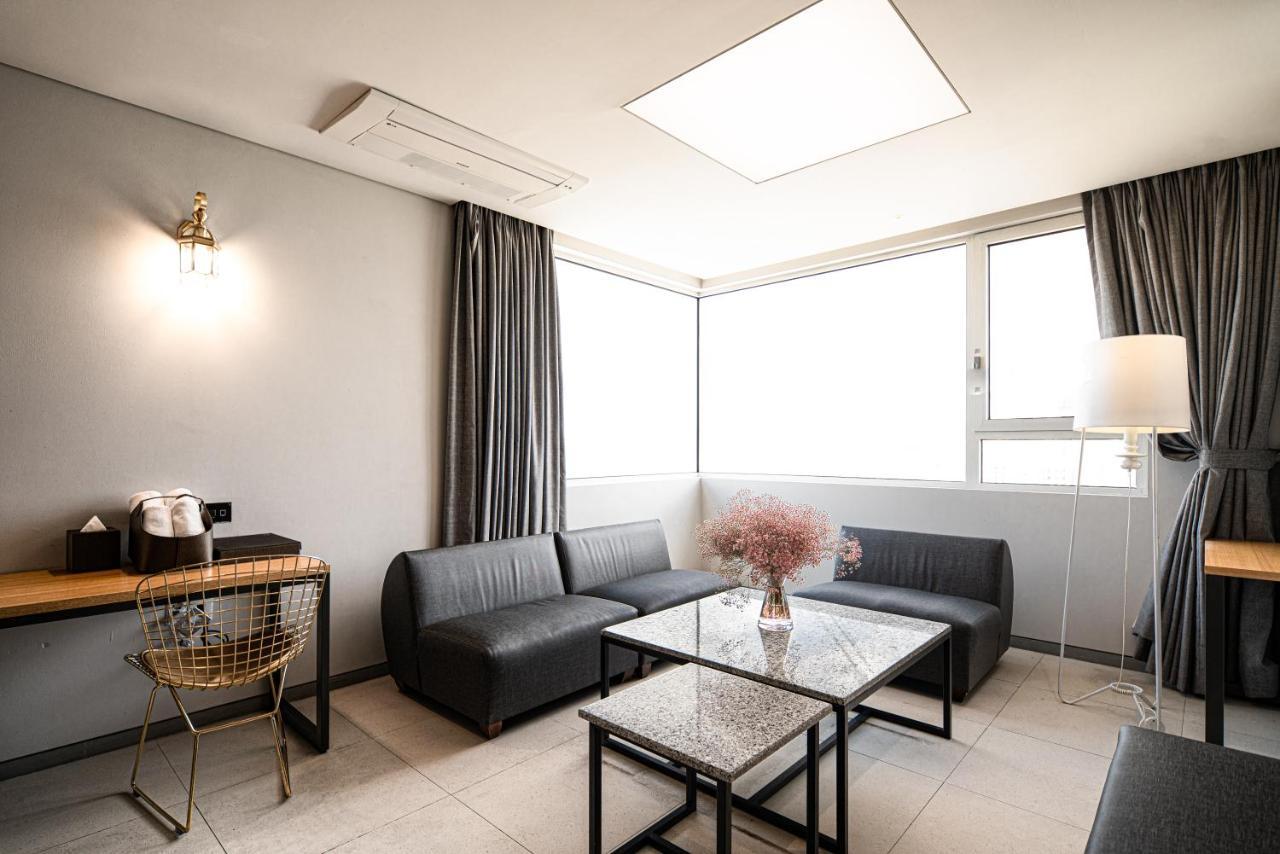 Hotel The Designers Hongdae Seoel Buitenkant foto