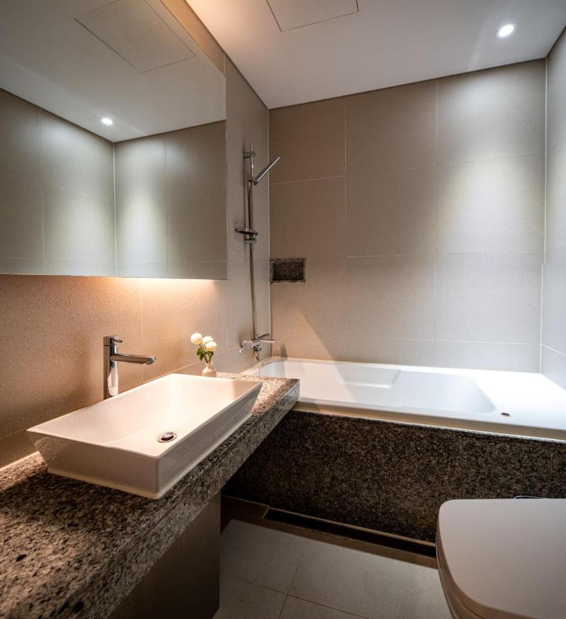 Hotel The Designers Hongdae Seoel Buitenkant foto