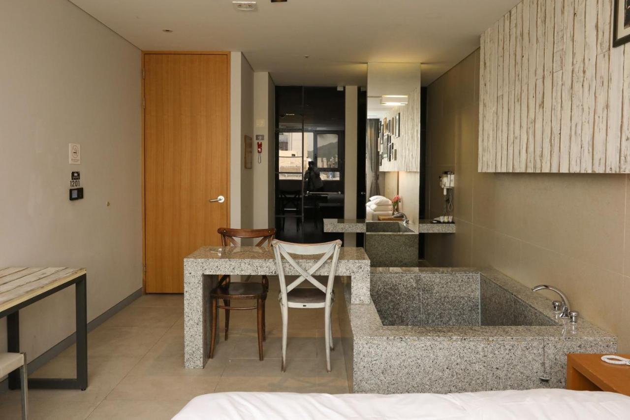 Hotel The Designers Hongdae Seoel Buitenkant foto